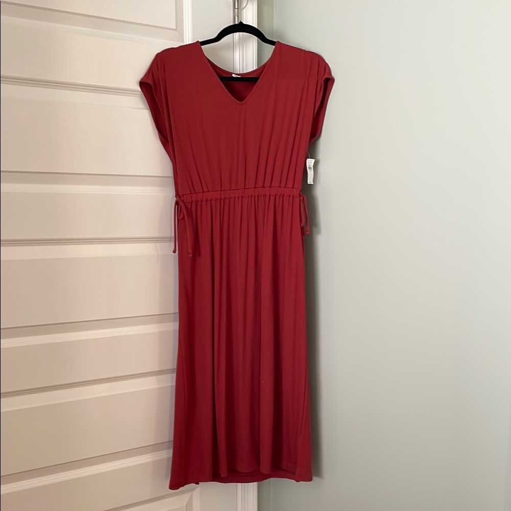 Elegant Red Midi Dress